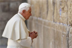 Pope-Benedict-at-the-Kotel