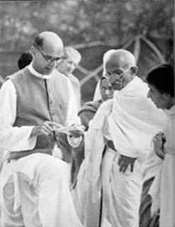 Mahadev_Desai_and_Gandhi_1939