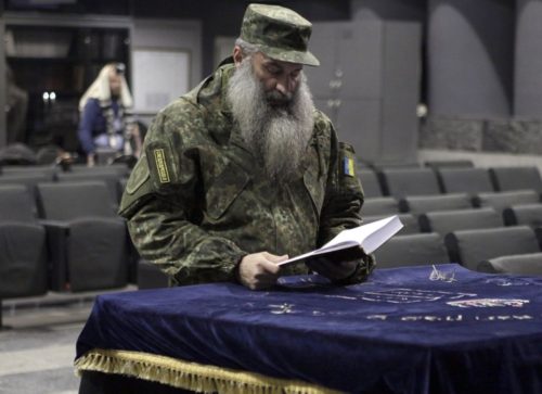 Asher Cherkasskiy in the Dnipropetrovsk central synagogue, on November 11, 2015