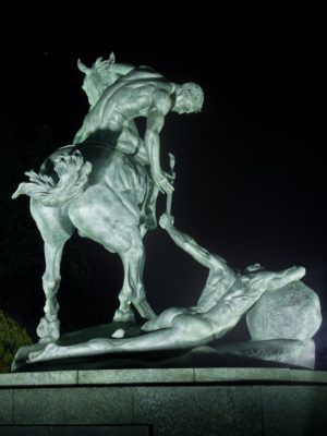 Los_portadores_de_la_antorcha-The-Torch-Bearers-cast-aluminum-University-of-Madrid-1955