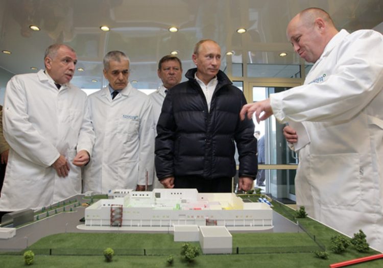 Vladimir_Putin_tours_Yevgeny_Prigozhins_Concord_food_catering_factory_01-750x524.jpg